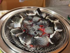 -围炉肉舍•炭烤活鳗•丹东海鲜烤肉(步行街店)