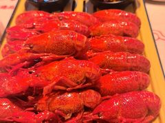 -肥肥虾庄·金牌油焖大虾(汉街SKP店)