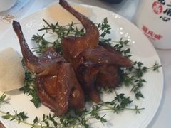 秘制脆皮乳鸽-避风塘·金牌店·夜宵(金玉兰店)