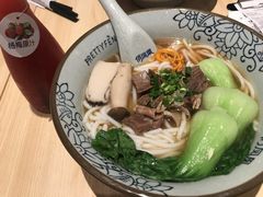 苗家清炖牛肉粉-俏凤凰(美林M·LIVE天地东座店)
