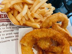 -The Habit Burger Grill 哈比特汉堡(世博店)