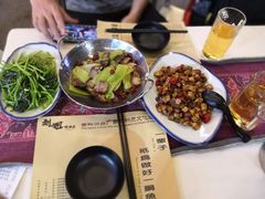 -刘姐啤酒鱼民族演艺餐厅(西街总店)