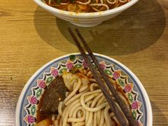 -鑫花溪牛肉米粉(人民广场店)