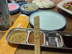 -明洞阿姨·韩式酱蟹烤肉·创意料理(三元桥店)