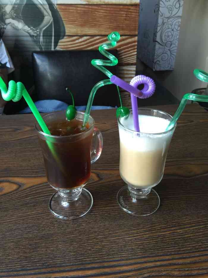 打分 真心难吃从来没有吃过那么难吃的东西～美式咖啡可以叫糖浆了.