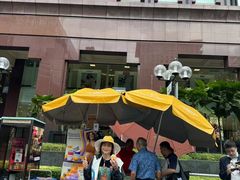 -詹爷爷乌节路街头冰淇淋