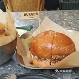 招牌牛肉汉堡的完美邂逅