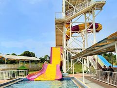 -黄河谷马拉湾海浪浴场