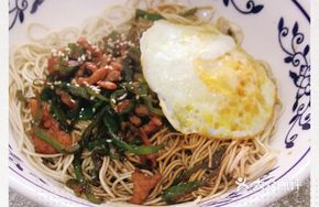 Green Pepper Shredded Pork Dry Noodles