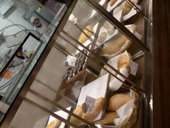 面包甜点陈列柜-欧式面包坊(青岛万象城店)