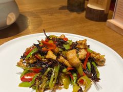 小炒牛肝菌-敏珠拉姆藏餐·南京厨房(富春江东街店)