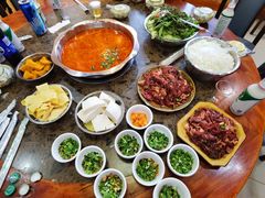 -黄利砖万峰林布依特色酸笋牛肉馆