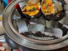 -围炉肉舍•炭烤活鳗•丹东海鲜烤肉(步行街店)