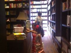 iphone_upload_pic-钟书阁(松江泰晤士小镇店)