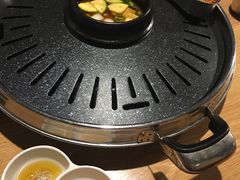 -江南猪肉商会无限续吃(弘大店)