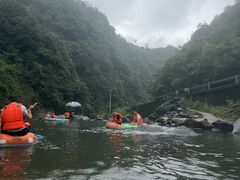 -安吉龙王山峡谷漂流