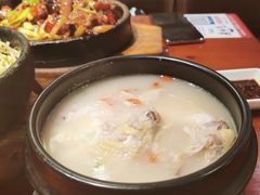 滋补参鸡汤-鑫日千里马朝鲜族小馆(总店)