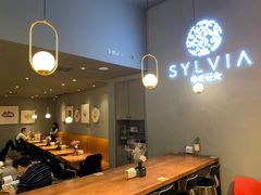 -POKEE VIA&Brunch·维娅(重庆来福士店)