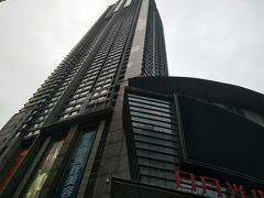 -日月光中心广场