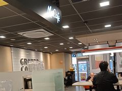 -麦当劳(轻轨曹杨路店)