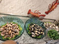 -迈豪国际酒店-百老汇旋转西餐厅