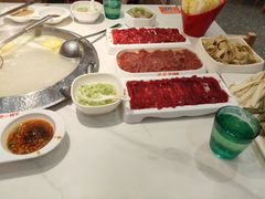 -浪里寻·臻牛养生牛肉火锅(方圆荟店)
