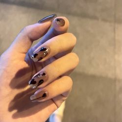 -吉吉靓甲美睫