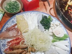 -周小明火锅(黑金冠社区店)