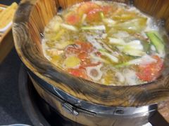 -秋语木桶鱼.酸菜鱼(开发区火车站店)