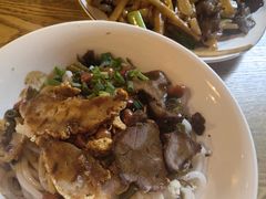 -牛八宝桂林米粉(八里庄店)