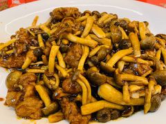 蟹味菇炒牛柳-玉华台饭庄(裕中西里小区店)