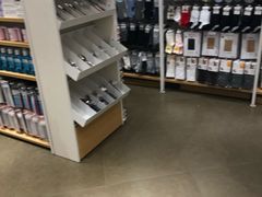 -名创优品(海珠乐峰广场店)