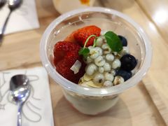 满满VC草莓蓝莓爆珠双皮奶冻杯-满记甜品(加州阳光开元广场店)