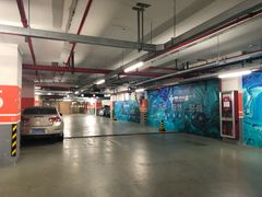 -绿地缤纷城-停车场