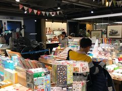 -猫的天空之城概念书店(苏州诚品店)