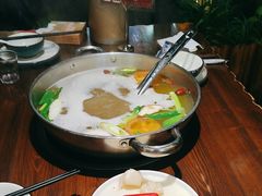 -乡土黄·鲜牛肉火锅·小龙虾(兴业街店)
