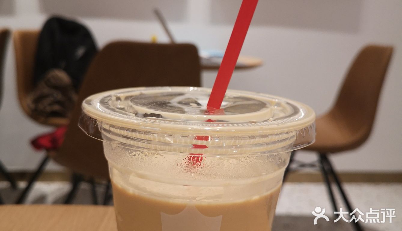 月亮🌙弯弯，绵绵绵绵缠缠。咖啡分你一半