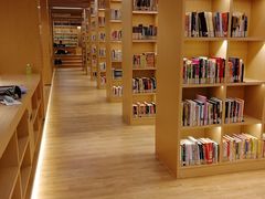 -漕河泾街道图书馆(漕河泾社区文化活动中心店)