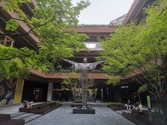 -瑞虹新天地月亮湾