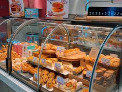 面包甜点陈列柜-康欣面包生日蛋糕(幸福店)