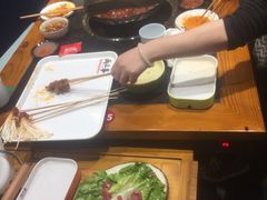 -两三事小郡肝串串香火锅(桂庙店)