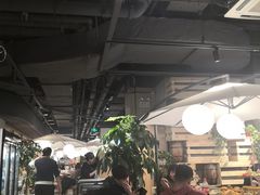 大堂-日进一片海.生腌海鲜火锅.宵夜烧烤(三里屯总店)