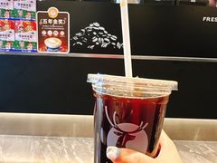 -瑞幸咖啡(田贝地铁站D出入口店)