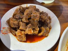 -爆炸头阿姨小四川正宗川味小吃(无任何分店)