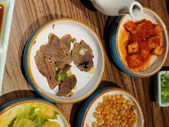 -明洞阿姨·韩式酱蟹烤肉·创意料理(三元桥店)