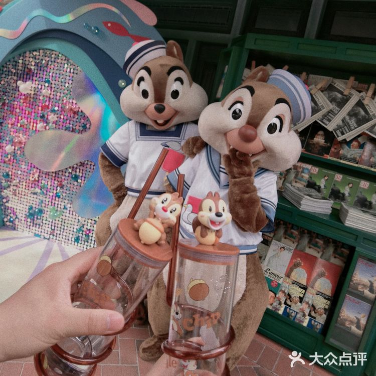 唐老鸭夫妇快速跟上我们的亲热节奏[亲亲]