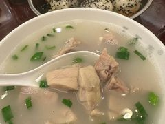 本帮肚肺汤-三两春(浦三路店)