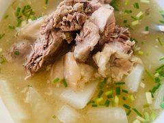 萝卜炖肘子-荣生萝卜汤饭店