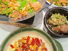 -费大厨辣椒炒肉(高铁吾悦广场店)