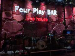 -FOUR PLAY BAR